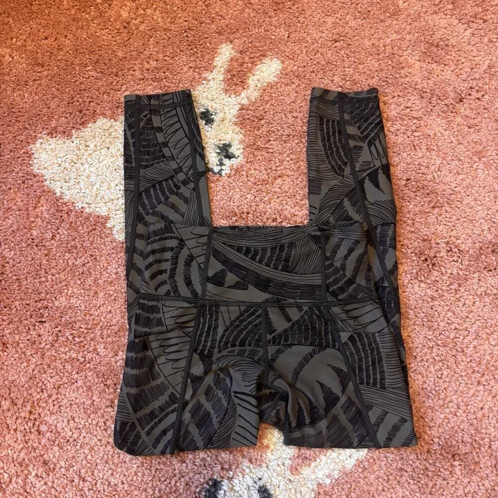 Athleta Womens Gray Palm Leaf Print Leggings Stash Pocket Size XSmall 23" Waist - Picture 2 of 5